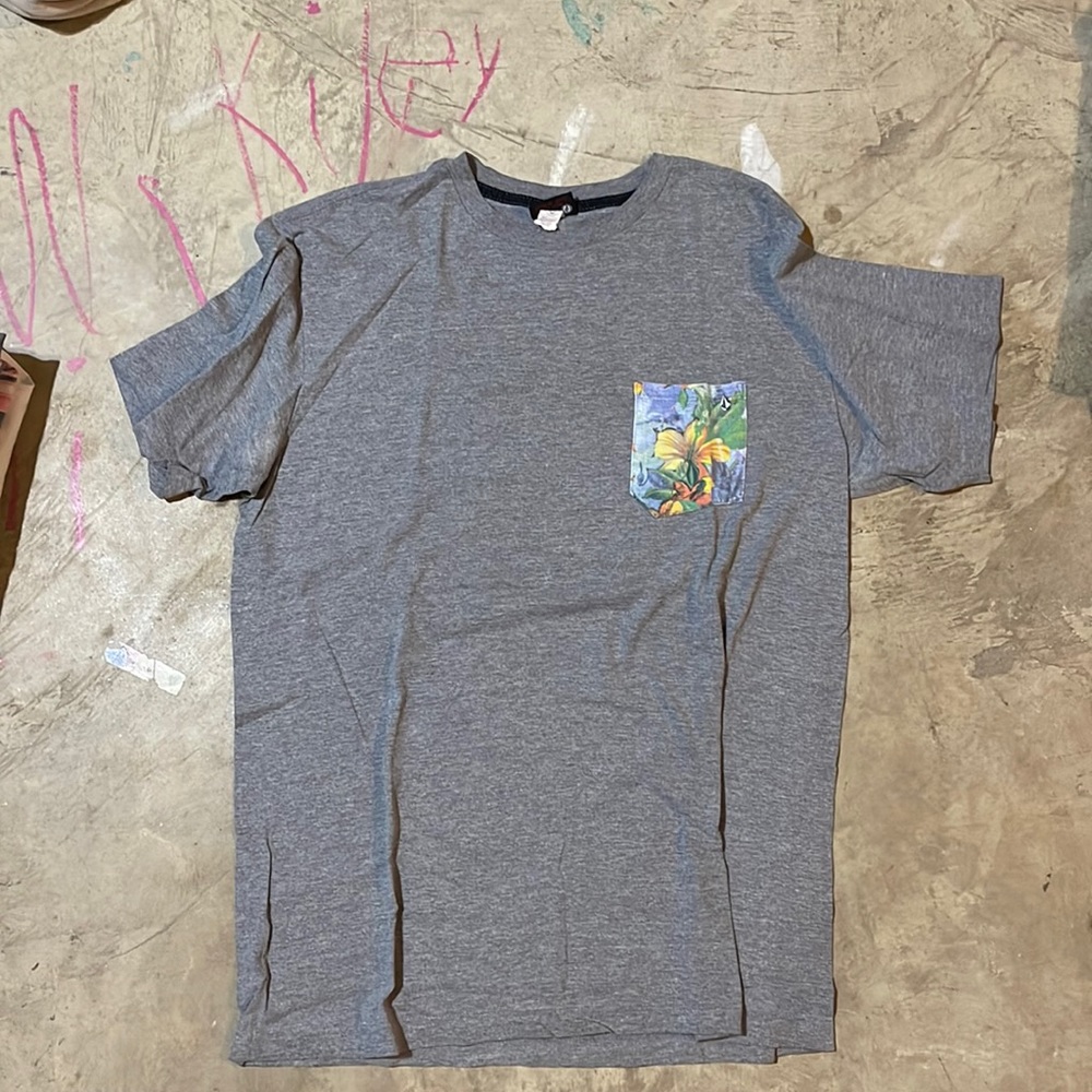 Volcom t-shirt